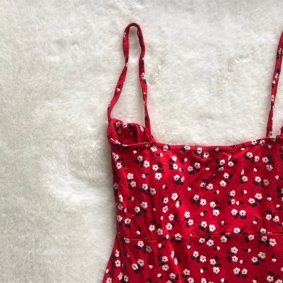 PrettyLittleThing Red Floral Tie Front Dress - Picture 10 of 14